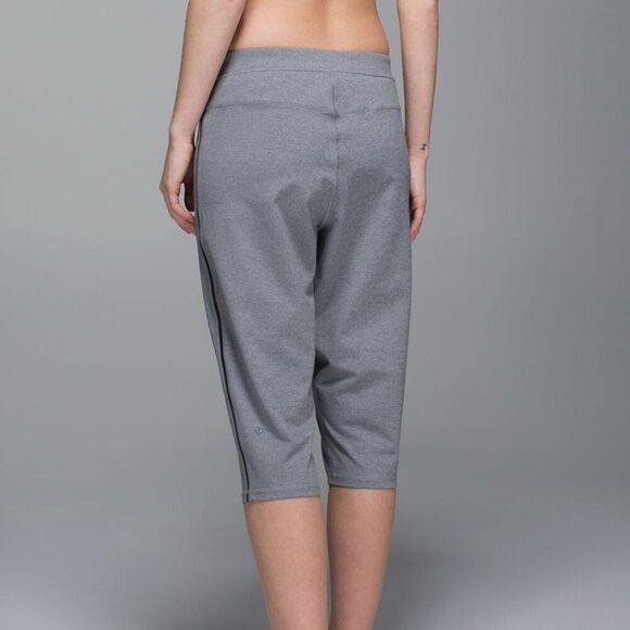 Lululemon Retreat Yogi Crop Heathered Slate - Picture 3 of 13